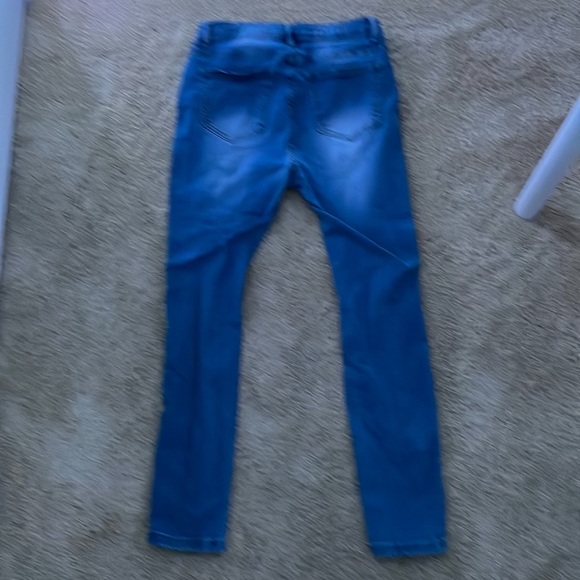 Skinny jeans with tiny holes - Picture 4 of 4